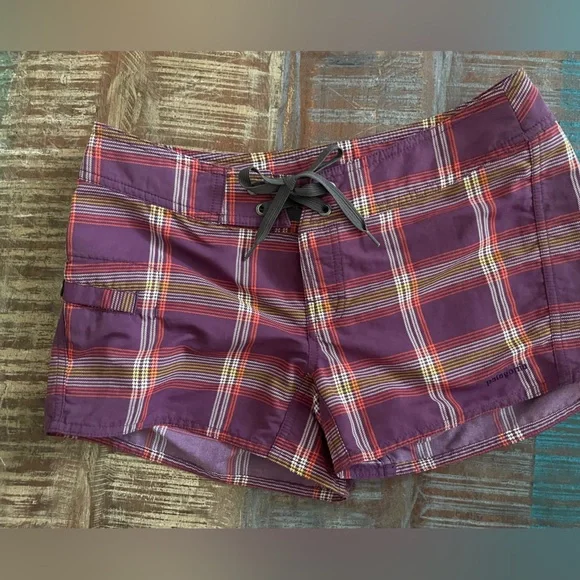 Patagonia Women’s Board Shorts - Picture 3 of 8